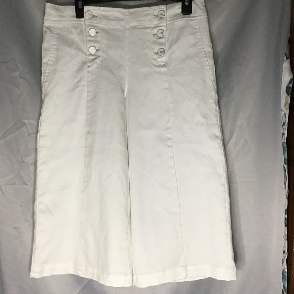 White wide leg Capri